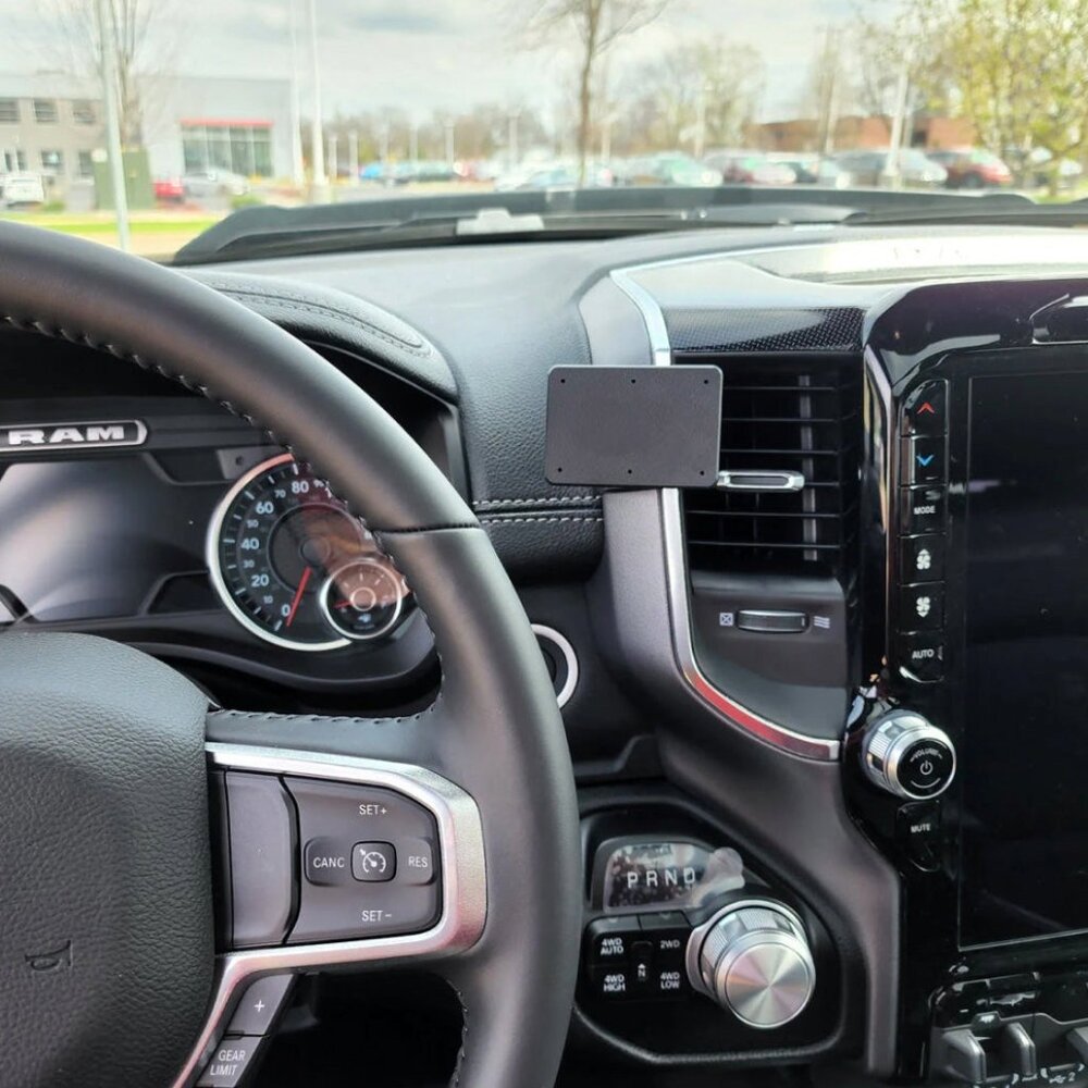 Center Dash Mount for RAM 1500/2500/3500/4500/5500 2019 - 2026